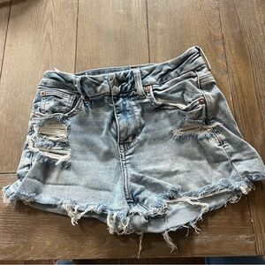 American Eagle Next Level Stretch size 4 Distressed Denim Women Shorts